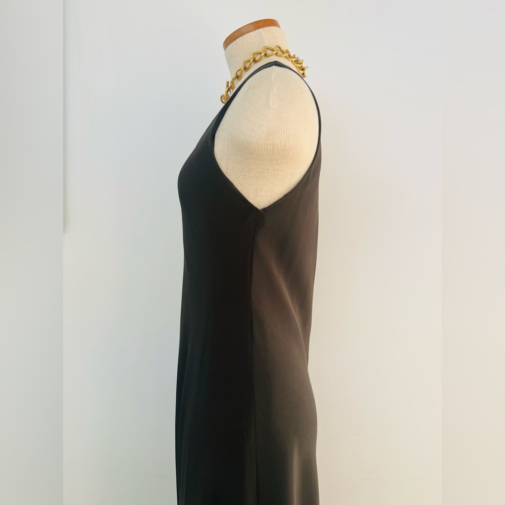 Sleek Elegant Dark Green Scoop-Neck Silk Maxi Dress - Peter Cohen - Picture 4 of 11
